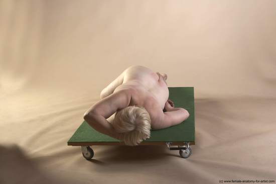 Nude Woman White Kneeling poses - ALL Average Kneeling poses - on one knee short blond Pinup