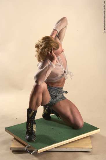 Casual Woman White Kneeling poses - ALL Muscular Kneeling poses - on one knee medium blond Academic
