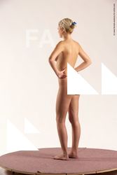 izabela standing 06b