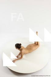 hortenzie laying 07a