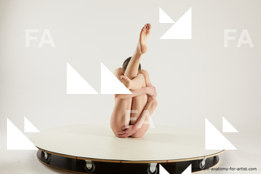 tracey sitting 01 05b