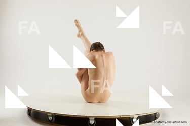 tracey sitting 01 12b