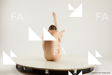 tracey sitting 01 14b