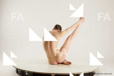 tracey sitting 01 17b