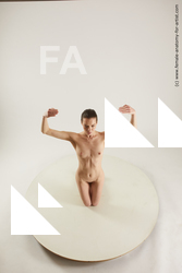 tracey kneeling 01 01a