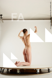 tracey kneeling 01 11c