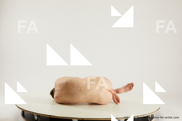 tracey laying 01 06b