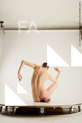 tracey sitting 02 07c