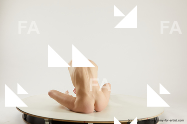 tracey sitting 02 44b