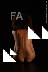 sitting reference luna corazon 05