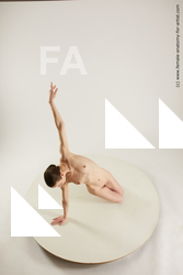 tracey kneeling 02 01a