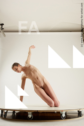 tracey kneeling 02 03c