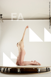 tracey kneeling 02 06c