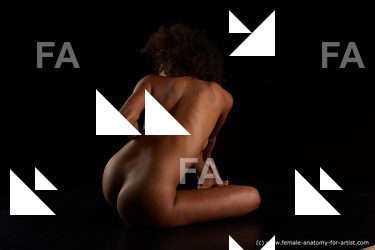 sitting reference luna corazon 03