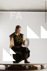 vinga kneeling 01 15c