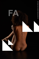 sitting reference luna corazon 05