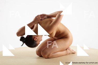 kneeling reference kaila 02