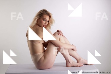 sitting reference harley 01