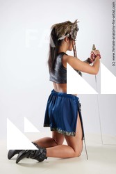 kneeling reference suleika 07