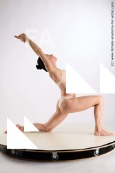 kneeling reference hanane 05