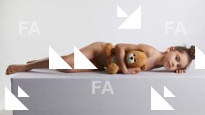 Lying reference poses Doroteya