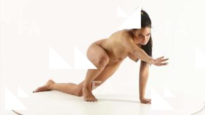 Kneelling reference poses Marina