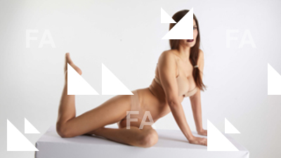 Kneeling reference poses Cynthia