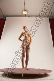 izabela standing 31c