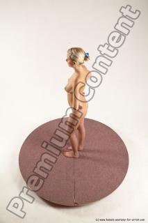 izabela standing 05a