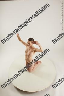 tracey kneeling 01 03a