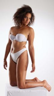 Kneeling reference poses Umaira